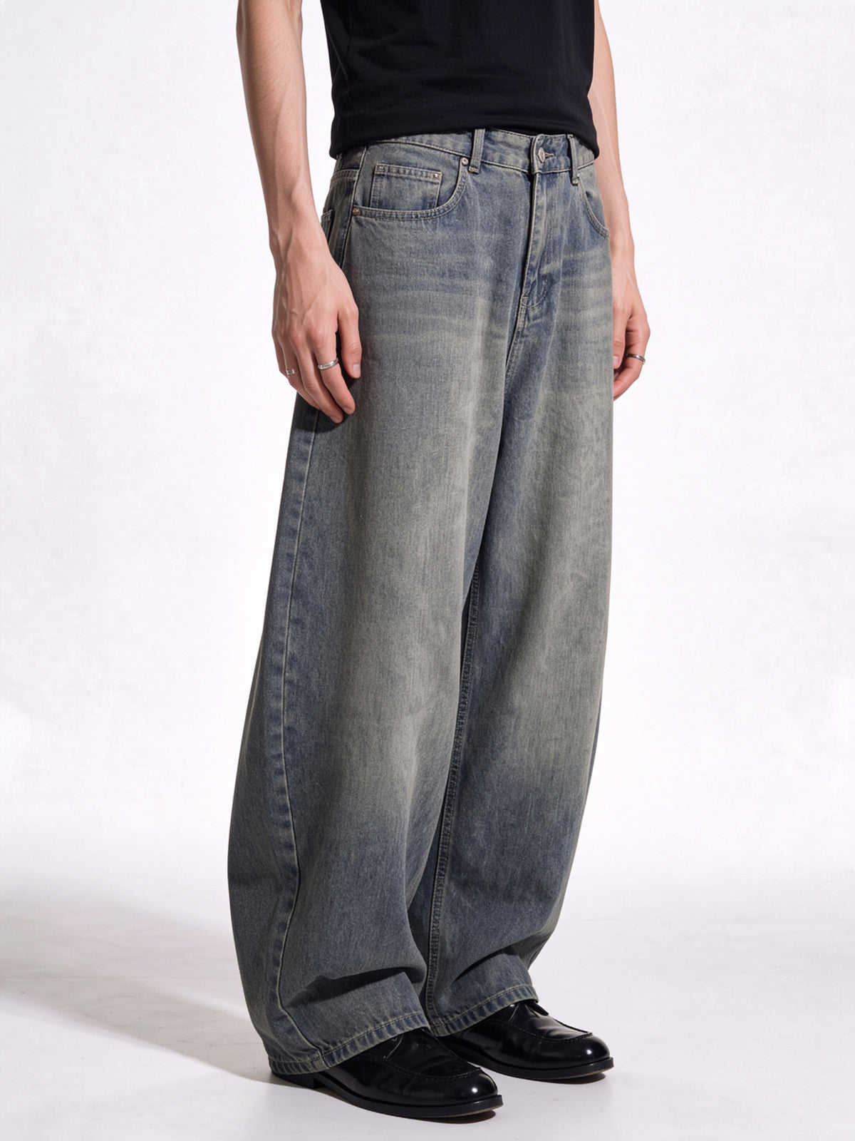 Dust-Line Balloon Baggy Jeans front